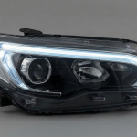 Foco Óptico Principal Derecho con LED Diurna